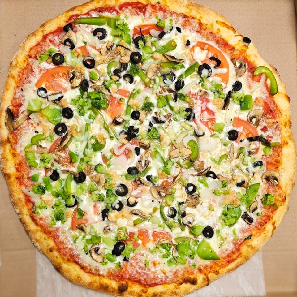 Big Pizza, Small Price 🍕